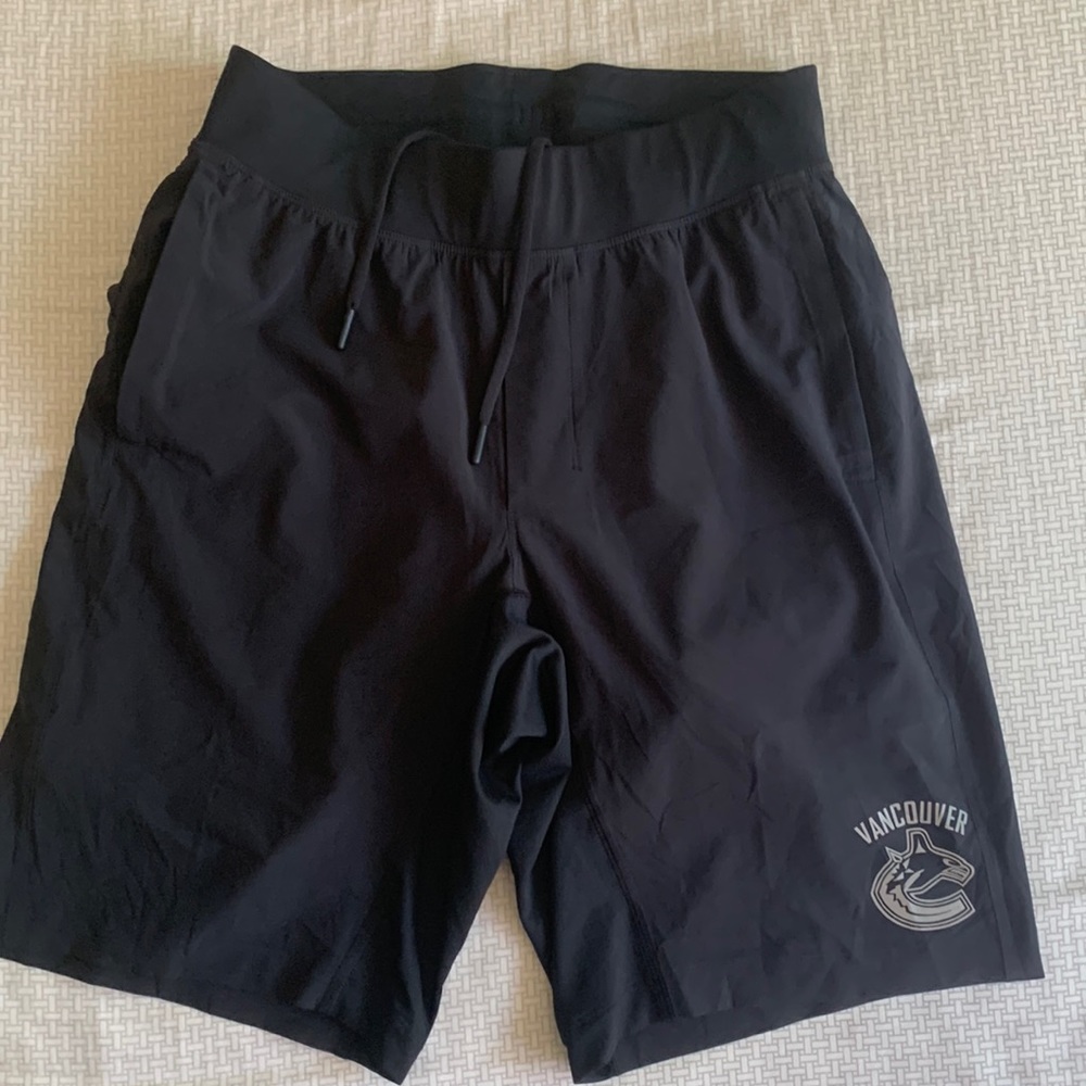 Lululemon Vancouver Canucks T.H.E. Short Luxtreme Liner 9"